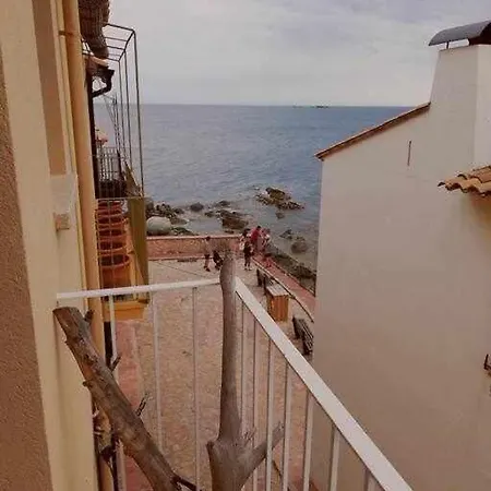 Beachfront Calella Duplex Apartment *